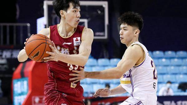 塞维利亚发布备战花絮；加时末段状态回暖；CBA季后赛任务艰巨；赛程密集仍需轮换(塞尔维亚女排)